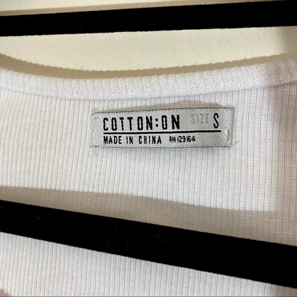White Button Crop Top - Picture 2 of 5